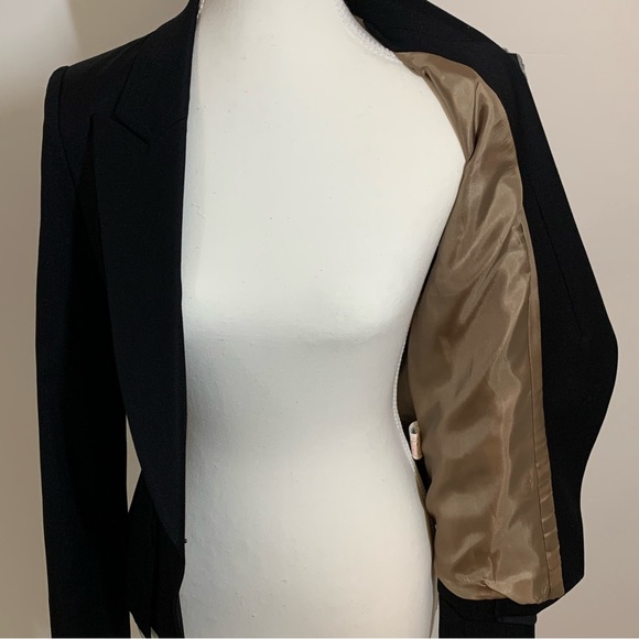 Woman Slim fit Blazer - imported from Korea🇰🇷 - Picture 7 of 11